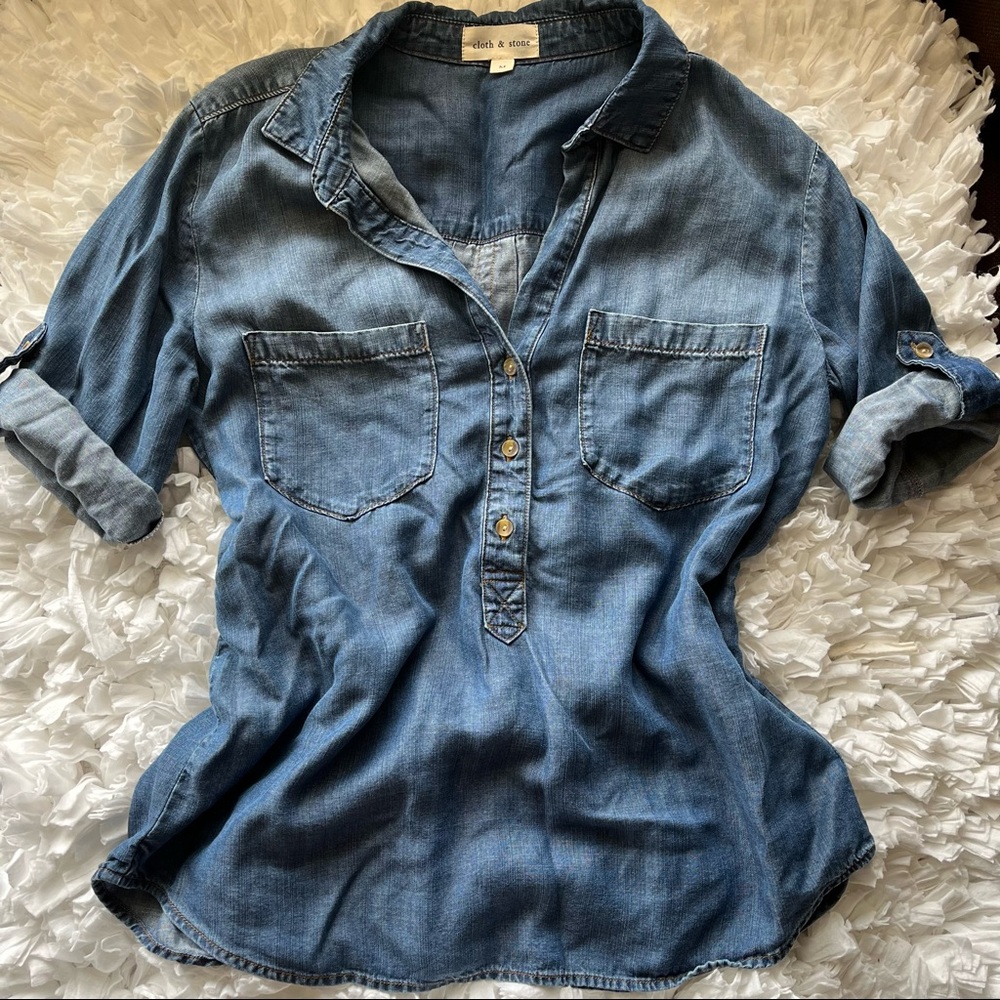 Cloth & Stone Chambray Top